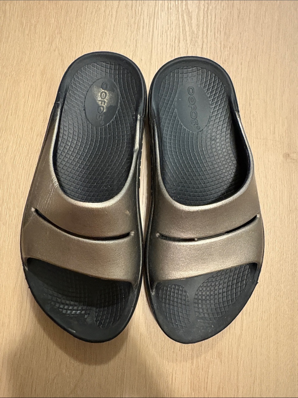 OOFOS Silver Metallic Slide Sandals